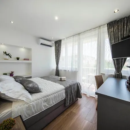 Sunrise View Balcony Split